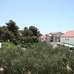 Apartment 6452b