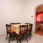 6452b * Vodice