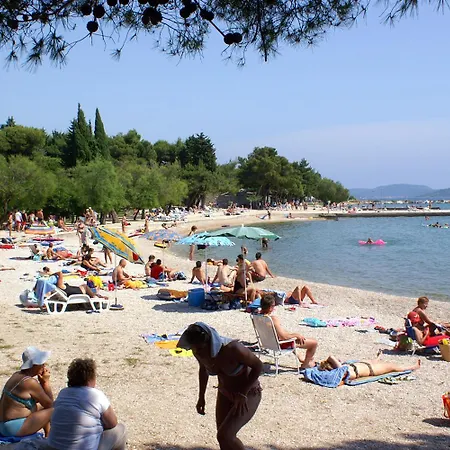 6452b * Vodice